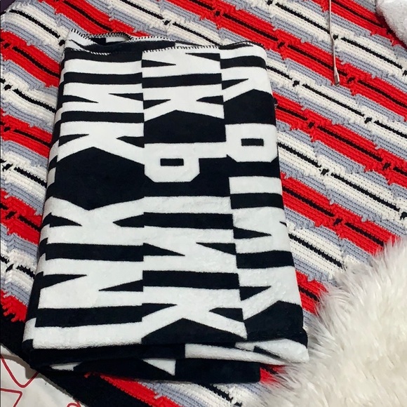 PINK Victoria's Secret Other - Victoria Secret Pink Throw Blanket